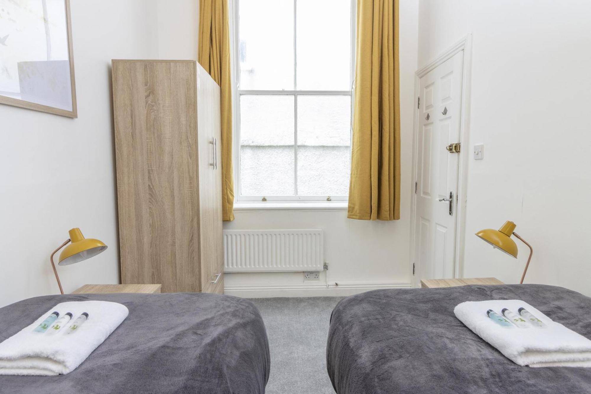 Apartamento Alexandra - Large 3 Bed Perfect For Contractors, Free Parking, Fast Wifi And Great Value! Plymouth Exterior foto