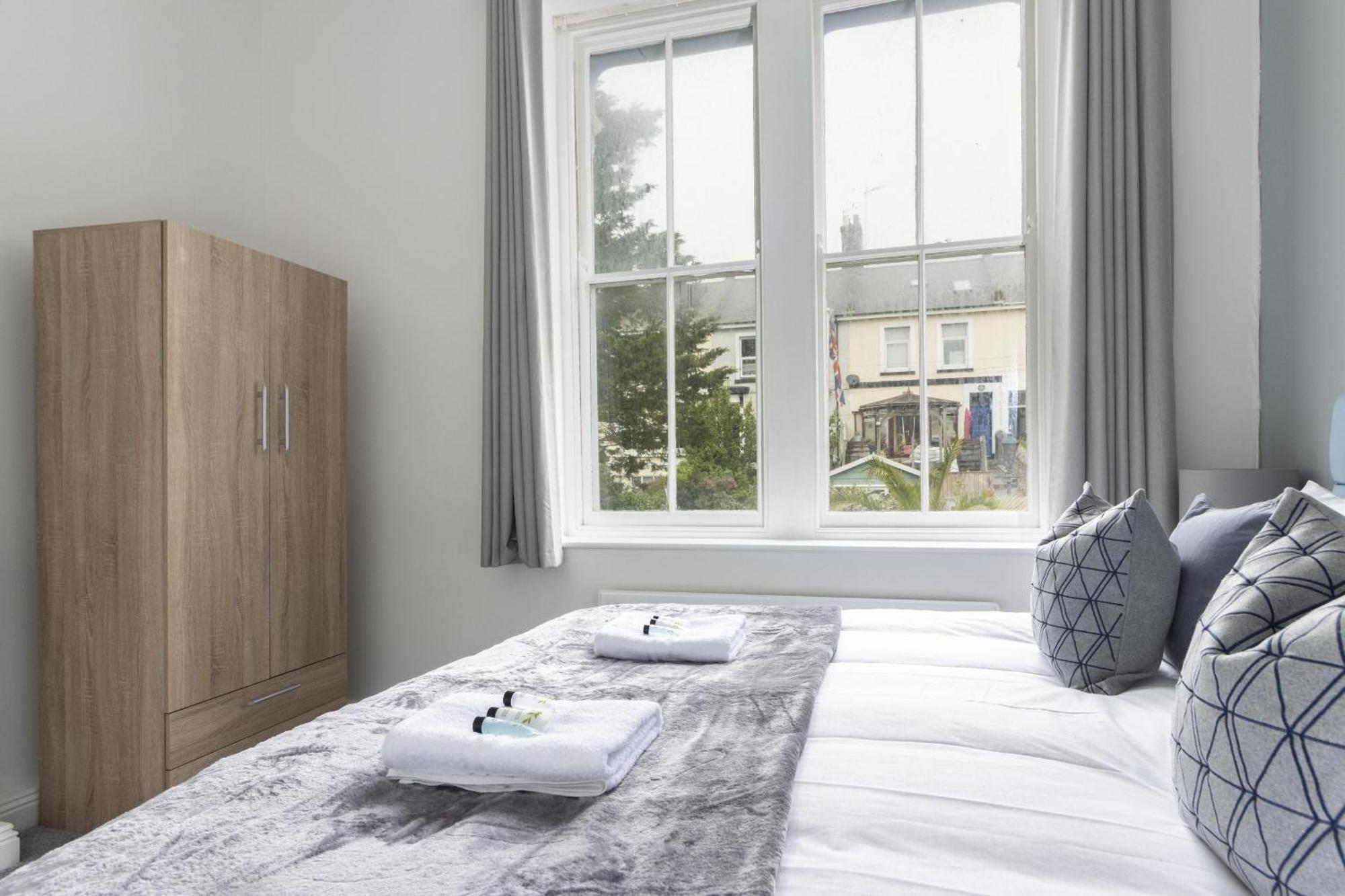 Apartamento Alexandra - Large 3 Bed Perfect For Contractors, Free Parking, Fast Wifi And Great Value! Plymouth Exterior foto